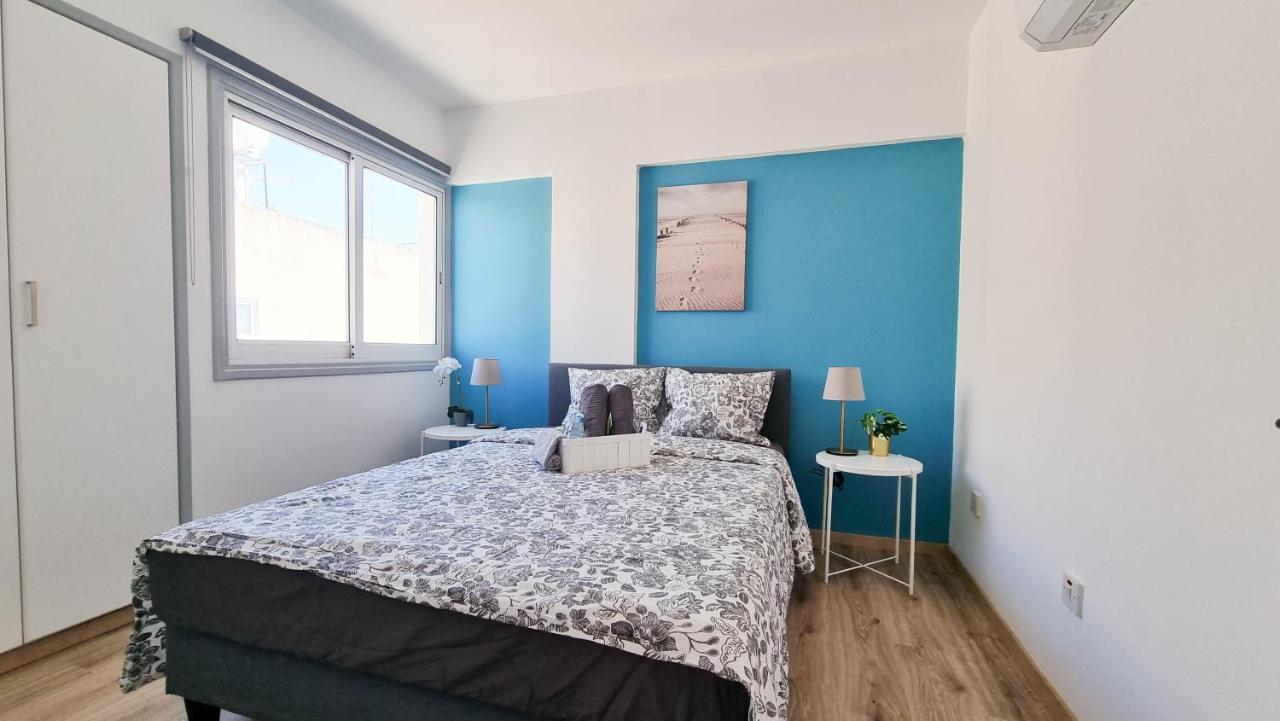 Modern Retreat: 2Br Stylish Apt With Comfy Rooms! Smart Tv With 200Mbps Internet Larnaca Exterior photo
