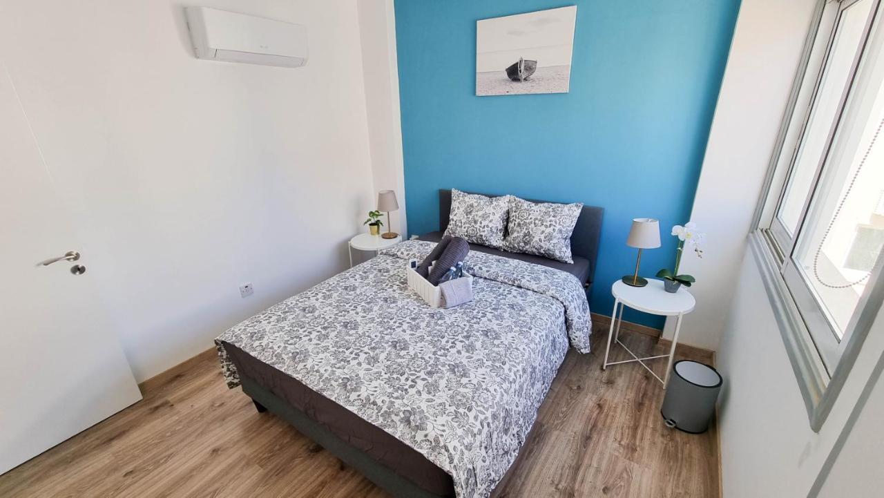 Modern Retreat: 2Br Stylish Apt With Comfy Rooms! Smart Tv With 200Mbps Internet Larnaca Exterior photo